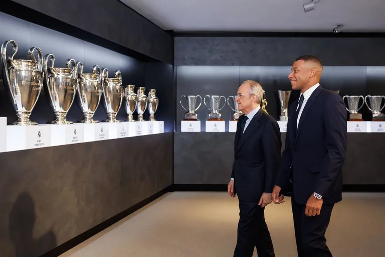 When will Kyle Mupuse and Real Madrid debut, and when will the training begin?