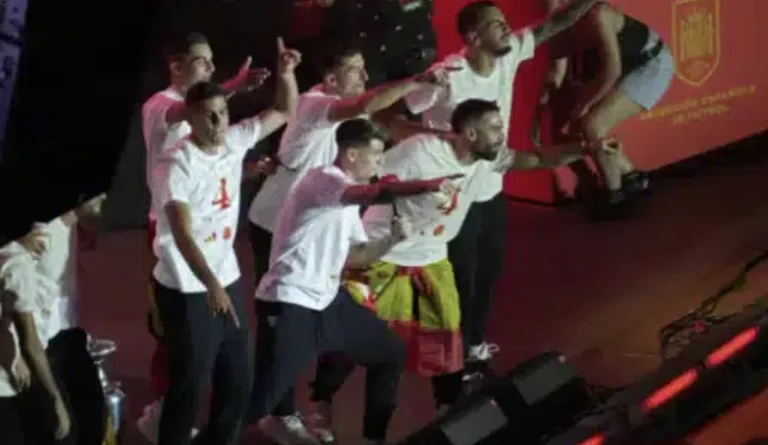Los españoles esperan el éxito nacional en Euro-2024, celebración en las calles de Madrid