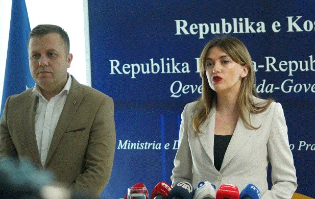 Sa'll mantendrá la campana al jefe, después de la Constitución, ahora ataca a la sociedad civil después de no defender su ley inconstitucional.