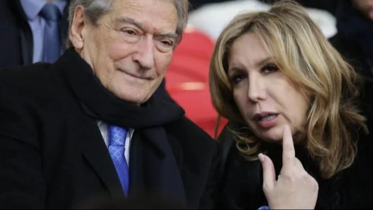 Evi Kokalari se distancia de Berisha, Peka y PD no-fetta: Eres un montón de payasos, eventualmente muchos vaqueros.