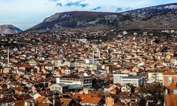 Rahovec: Gruaja e rrah burrin, e bën për spital