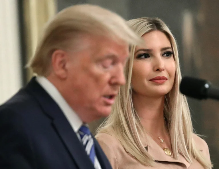 An den ehemaligen Präsidenten gerichtet, reagiert Tochter Ivanka Trump: Ich liebe dich, Vater, heute und für immer.