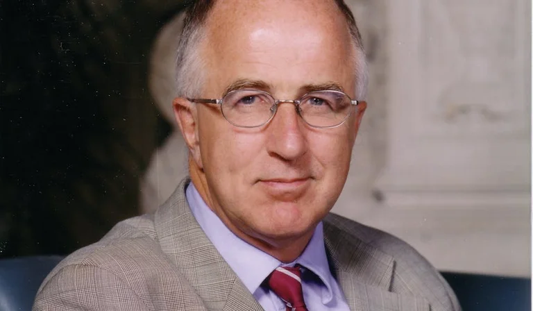 Ex Primer Ministro británico, MacShane: Serbia preparando nuevos ataques en el norte de Kosovo