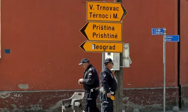 I media tedeschi del DW riecheggiano il problema dell'indirizzo: come la Serbia è erosa dai diritti degli albanesi etnici?