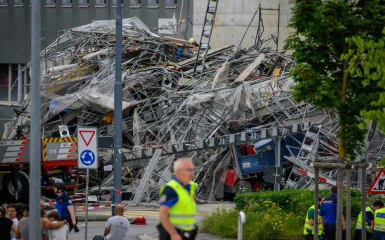 Tres personas mueren de un edificio en Suiza