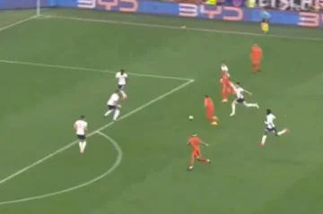 Die Niederlande sind sehr stark. Es überrascht England mit einem Ziel seit 7 Minuten.