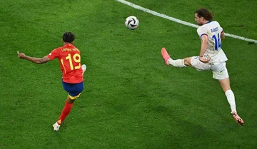 Spanien im Finale, Frankreich von Mbarpe zu Hause