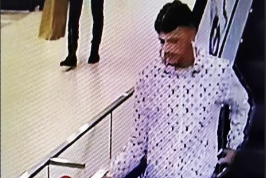 La police cherche de l'aide pour appréhender un homme soupçonné de vol