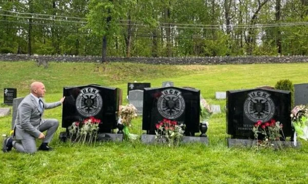 Haradinaj erinnert sich an Bytyqi Brüder: Serbien dekorierte Kriminelle angeblich töten sie
