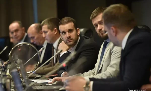 Analyste : Les actions du gouvernement menacent l'avenir du Monténégro