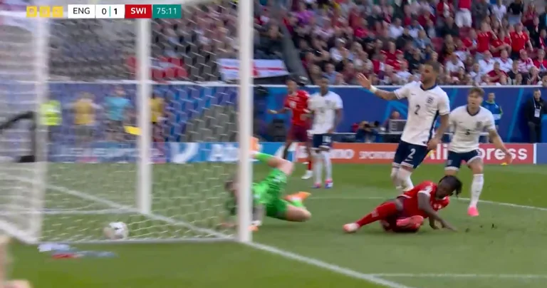 Schweiz voraus, Embolo überrascht England