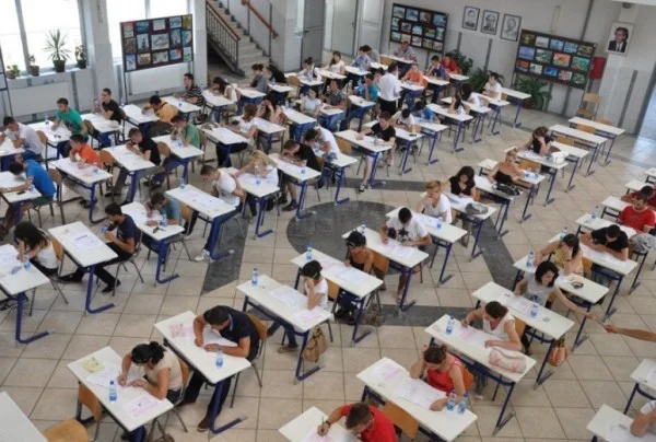 Beaucoup d'irrégularités sont publiées autour du test senior, examen juridique requis