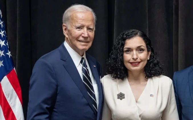 Osman prend la lettre à Biden pour le 4 juillet, grâce aux dirigeants américains qui sont restés au Kosovo