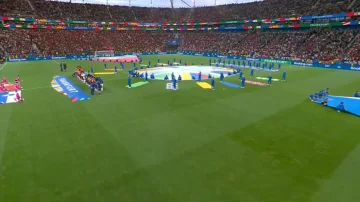 Scandal bei Euro: Ein schockierender Video-Release wird brutal von einem Fan in Portugal-Slovenia Spiel geschlagen.