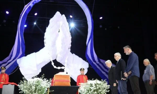 Personalities from Albania, Kosovo in prayer for Kadare