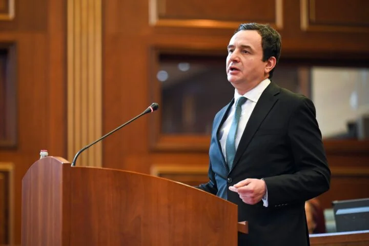 Kurti nesër raporton para deputetëve për takimin e 26 tetorit në Bruksel