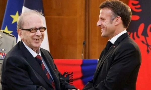 Präsident Macron Botschaft der Lebensgemeinschaft des Schriftstellers Ismail Kadare