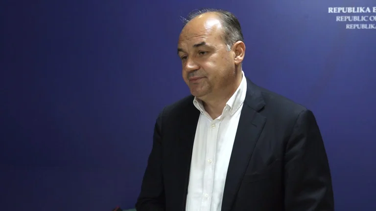 Hoxhaj: Serbia po lobon në mënyrë aktive kundër shtetësisë së Kosovës