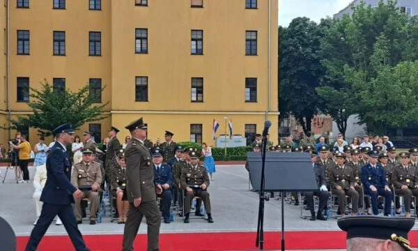 ufficiali KSF laureati presso l'Accademia Militare croata