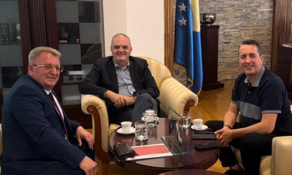 Hisen Berisha raisons de rencontrer Martin Berisha, dit que d'autres ont rencontré mais ne donnent pas de noms
