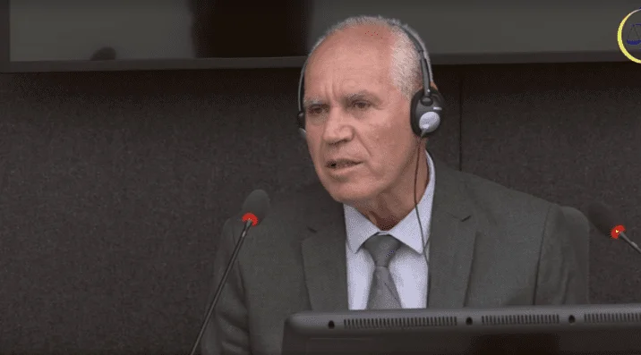 El Testigo Foja quiere un abogado: Creo que soy un inadaptado.