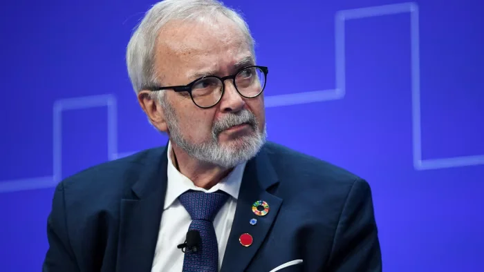 Ancien chef de la Banque européenne d'investissement enquêté par des procureurs de l'UE pour corruption et abus