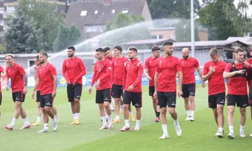 Mögliche Formationen: Albanien ) Spanien