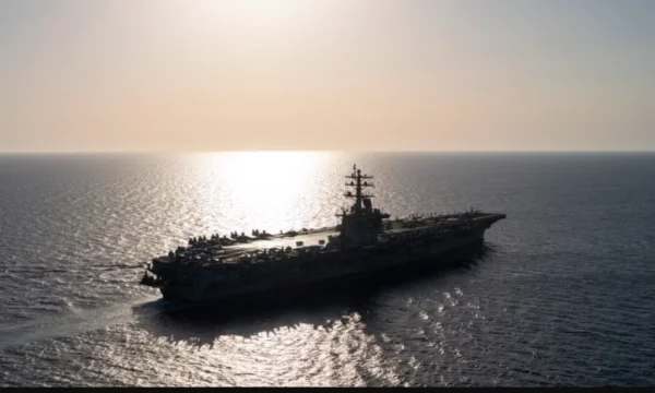 Luftimet me rebelët huthi, më intensivet për Marinën Amerikane që nga Lufta e Dytë Botërore