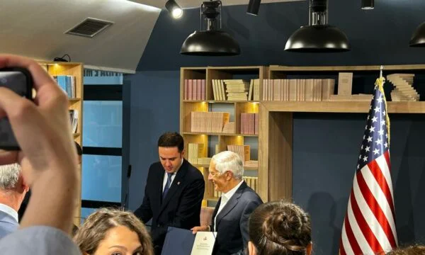 LDK nderon gjeneralin Clark: Kontributi juaj është një gurthemel në historinë tonë