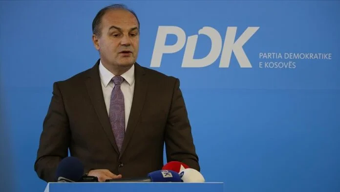 Hoxhaj: Kurti e Vuçiqi po e përdorin veriun për të konsoliduar pushtetin