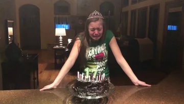 Four Psychological Reasons for Women Cry at Birthdays
