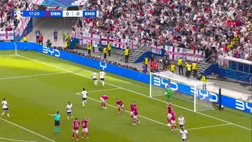England zum Vorteil Dänemarks, sie waving feindliches Netz