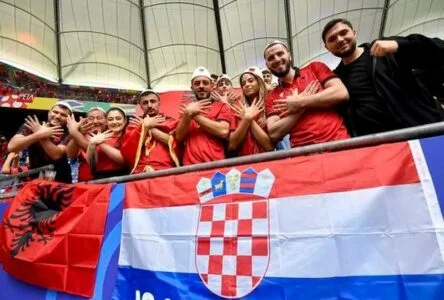 “Dënoni Shqipërinë dhe Kroacinë ose ikim nga Evropiani”- Çfarë parashikojnë ligjet e UEFA-s nëse Serbia tërhiqet nga kompeticioni
