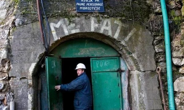 Menaxhmenti i “Trepçës” ndëshkon minatorët grevistë, ua ndal pagesat e mëditjeve dhe shujtave