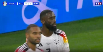 GOOOOOOOL DIEVED Rudger, aber an seinem Tor findet Schottland seinen Ehrendemon.