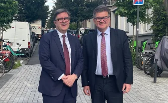 Lajçak takohet me O’Brien, tregon çka biseduan