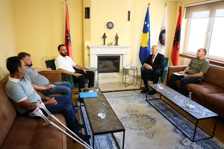 Haradinaj per gli invalidi civili della guerra: questo governo ha ignorato le loro richieste