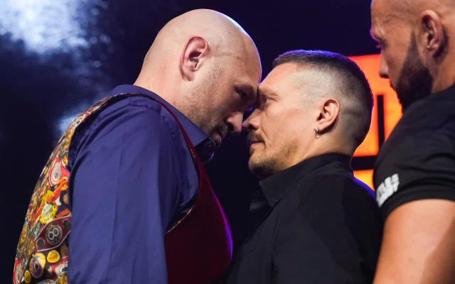 A month after his loss by Usik é Tyson Fury looks very drunk, he hit the head bar once he left the bar.