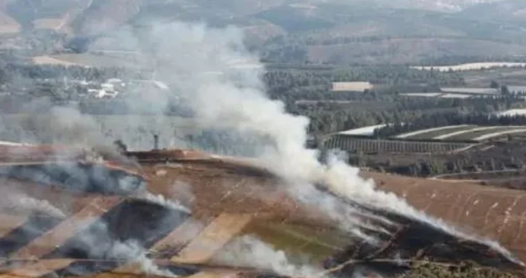 frappes du Hezbollah avec des roquettes sur le complexe militaire israélien