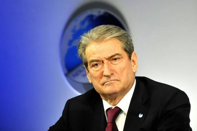 Amerika i reagon Sali Berishës: Akuzat ndaj ambasadores Kim të pajustifikuara