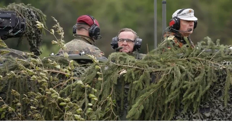 German Defence Minister: We must prepare for war with Putin