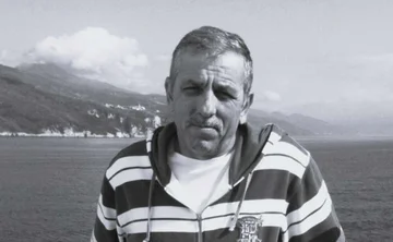 Aziz Makqi, Kosovo Handball-Symbol