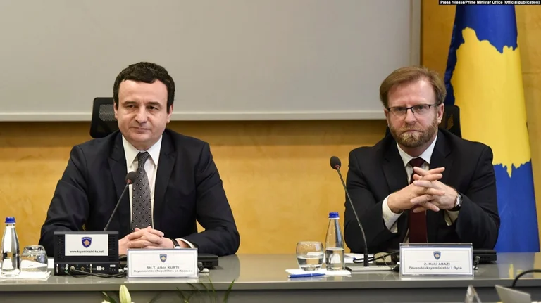 Hakki Abazi entdeckte, warum Kurt nach der Türkei ging, bezieht sich auf die Woche Crenaria.