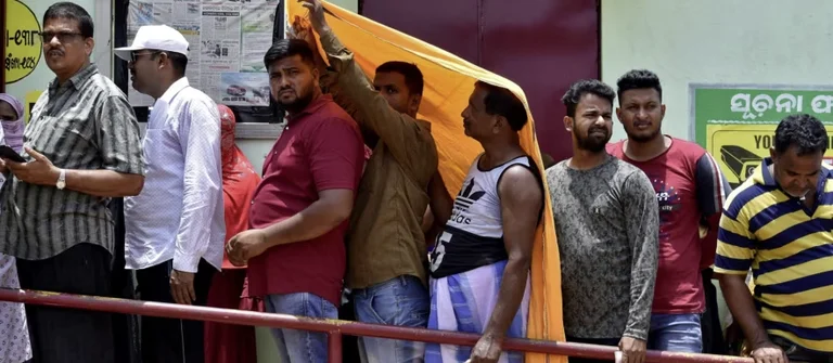 Más de 50 víctimas del calor extremo en la India