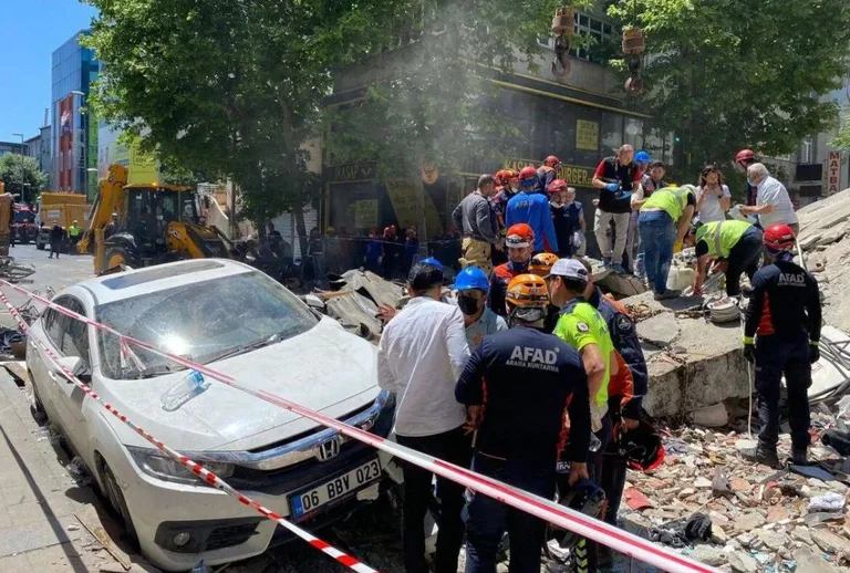 Edificios en Estambul A Dead, Ocho heridos