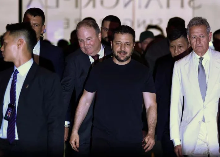 Zelensky meets with heads of state in Singapore, urges support for security summit