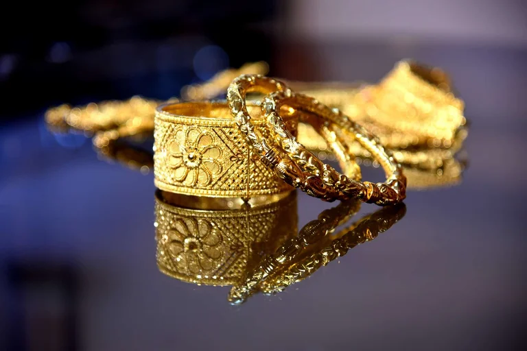 I prezzi dell'oro aumentano a livelli record
