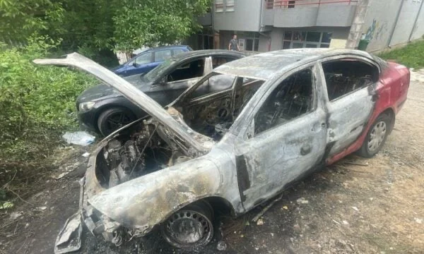 Ils parlent de la police: Deux plaques d'immatriculation serbes prises dans le nord de Mitrovica