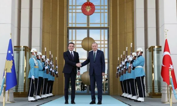 Kurti anunció por Ankara, dice que las conversaciones con Erdogan se centraron en la economía y la defensa