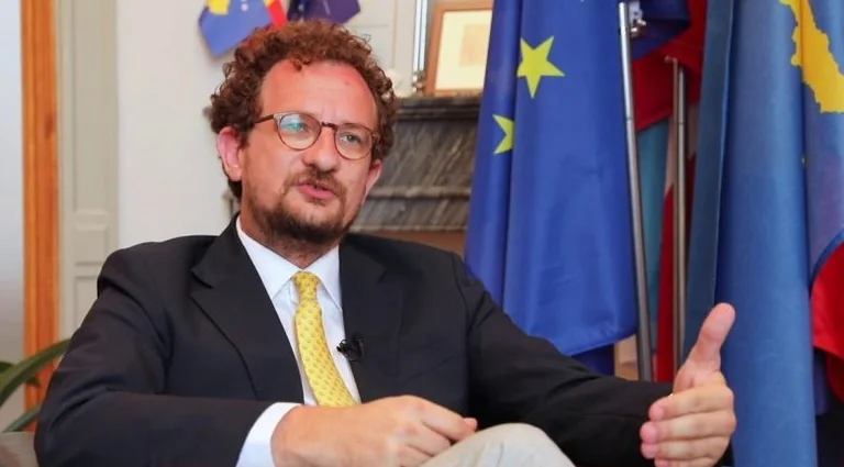 Nikaj: S’luftohet pandemia në vitin 2021 me mbyllje, përshpejtimi i vaksinimit është zgjidhja